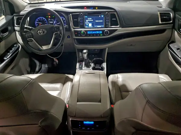 5TDJZRFH7HS517803 2017 TOYOTA HIGHLANDER - Image 8