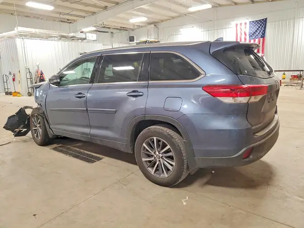 5TDJZRFH7HS518448 2017 TOYOTA HIGHLANDER - Image 2