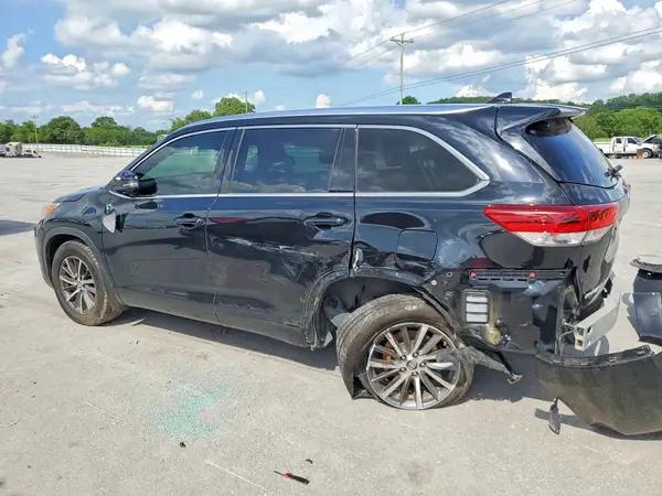 5TDJZRFH7HS520782 2017 TOYOTA HIGHLANDER - Image 2