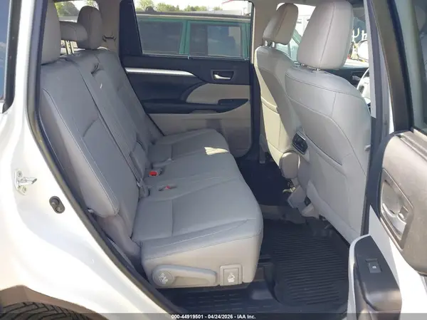 5TDJZRFH7JS492293 2018 TOYOTA HIGHLANDER - Image 8