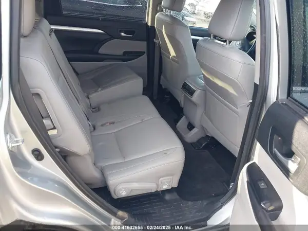5TDJZRFH7JS524983 2018 TOYOTA HIGHLANDER - Image 8
