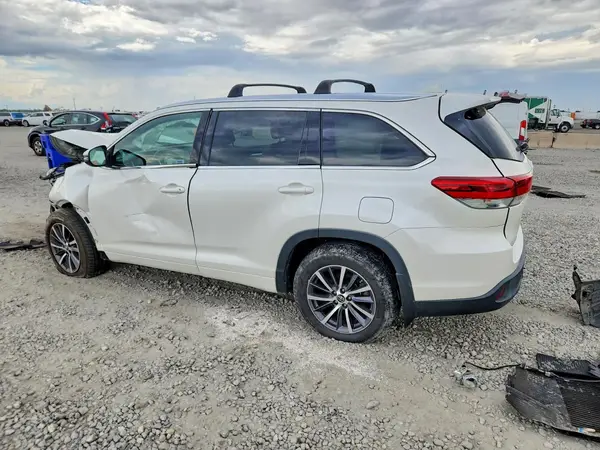 5TDJZRFH7JS527155 2018 TOYOTA HIGHLANDER - Image 2