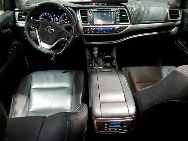 5TDJZRFH7JS534218 2018 TOYOTA HIGHLANDER - Image 8