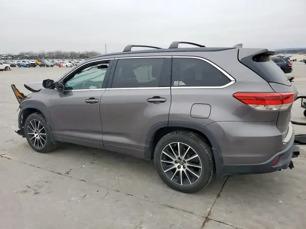 5TDJZRFH7JS536521 2018 TOYOTA HIGHLANDER - Image 2