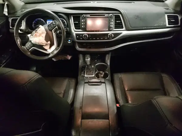5TDJZRFH7JS536650 2018 TOYOTA HIGHLANDER - Image 8