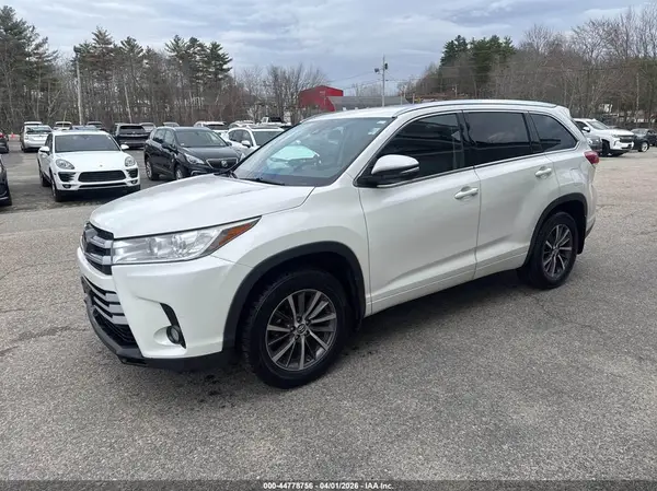 5TDJZRFH7JS537362 2018 TOYOTA HIGHLANDER - Image 2
