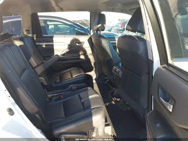 5TDJZRFH7JS539693 2018 TOYOTA HIGHLANDER - Image 8