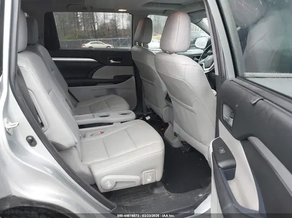 5TDJZRFH7JS541945 2018 TOYOTA HIGHLANDER - Image 8