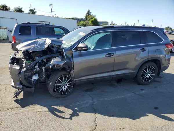 5TDJZRFH7JS543971 2018 TOYOTA HIGHLANDER - Image 1