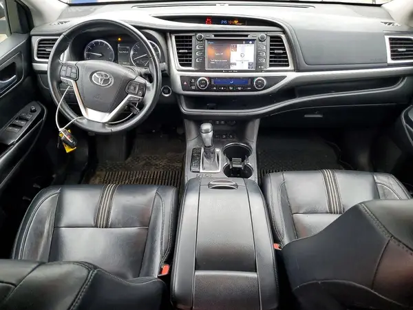 5TDJZRFH7JS547986 2018 TOYOTA HIGHLANDER - Image 8