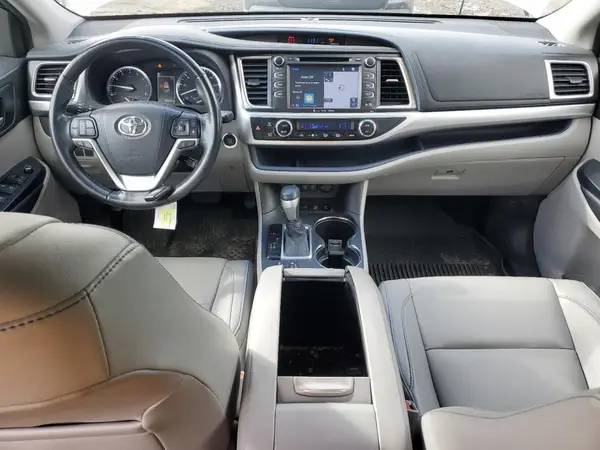 5TDJZRFH7JS548023 2018 TOYOTA HIGHLANDER - Image 8