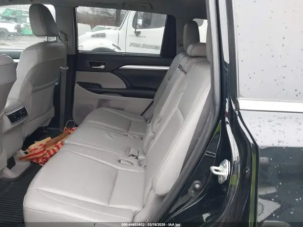 5TDJZRFH7JS548569 2018 TOYOTA HIGHLANDER - Image 8