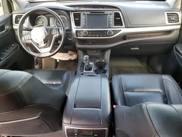 5TDJZRFH7JS548572 2018 TOYOTA HIGHLANDER - Image 8