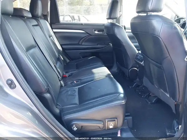 5TDJZRFH7JS556395 2018 TOYOTA HIGHLANDER - Image 8