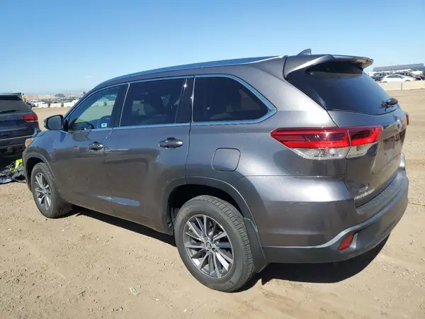5TDJZRFH7JS559295 2018 TOYOTA HIGHLANDER - Image 2