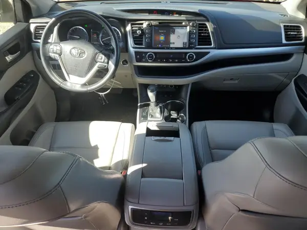 5TDJZRFH7JS559295 2018 TOYOTA HIGHLANDER - Image 8