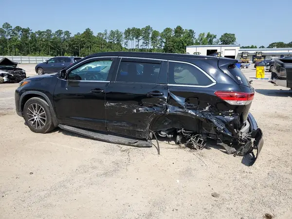 5TDJZRFH7JS559555 2018 TOYOTA HIGHLANDER - Image 2