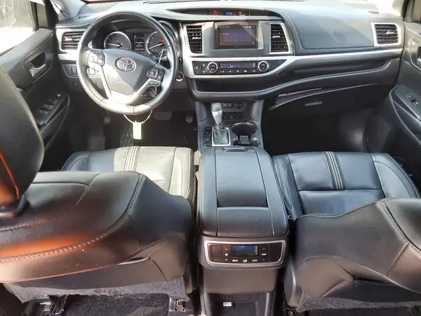 5TDJZRFH7JS559555 2018 TOYOTA HIGHLANDER - Image 8