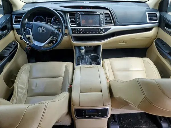 5TDJZRFH7JS561872 2018 TOYOTA HIGHLANDER - Image 8