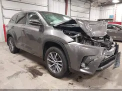5TDJZRFH7JS562195 2018 TOYOTA HIGHLANDER
