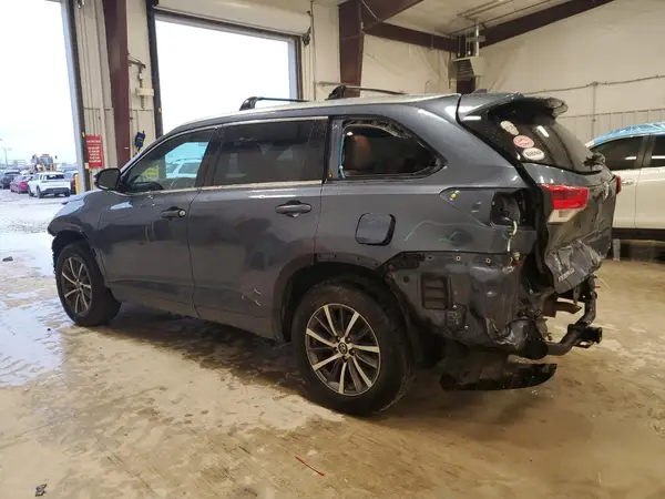 5TDJZRFH7JS806430 2018 TOYOTA HIGHLANDER - Image 2