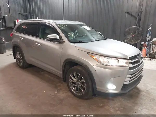 5TDJZRFH7JS816424 2018 TOYOTA HIGHLANDER - Image 1