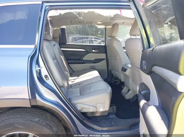 5TDJZRFH7JS824927 2018 TOYOTA HIGHLANDER - Image 8