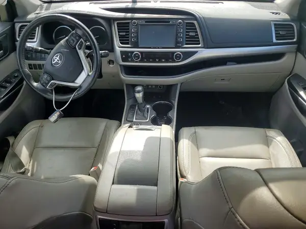 5TDJZRFH7JS825835 2018 TOYOTA HIGHLANDER - Image 8
