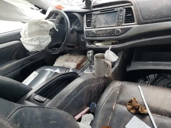 5TDJZRFH7JS833093 2018 TOYOTA HIGHLANDER - Image 8