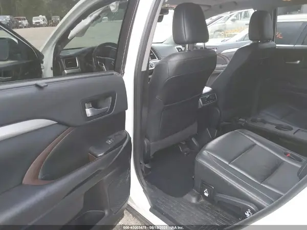 5TDJZRFH7JS834180 2018 TOYOTA HIGHLANDER - Image 8