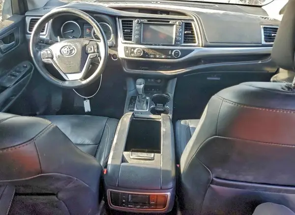 5TDJZRFH7JS834583 2018 TOYOTA HIGHLANDER - Image 8