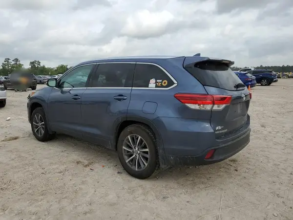 5TDJZRFH7JS835362 2018 TOYOTA HIGHLANDER - Image 2