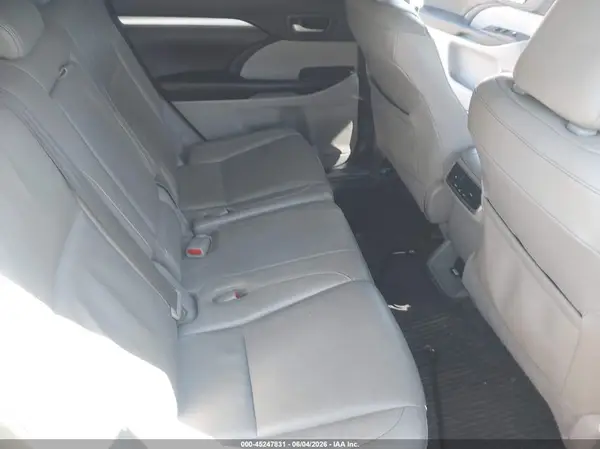 5TDJZRFH7JS840318 2018 TOYOTA HIGHLANDER - Image 8