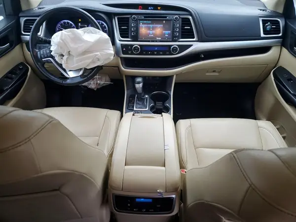 5TDJZRFH7JS840724 2018 TOYOTA HIGHLANDER - Image 8