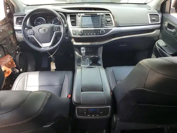 5TDJZRFH7JS843381 2018 TOYOTA HIGHLANDER - Image 8