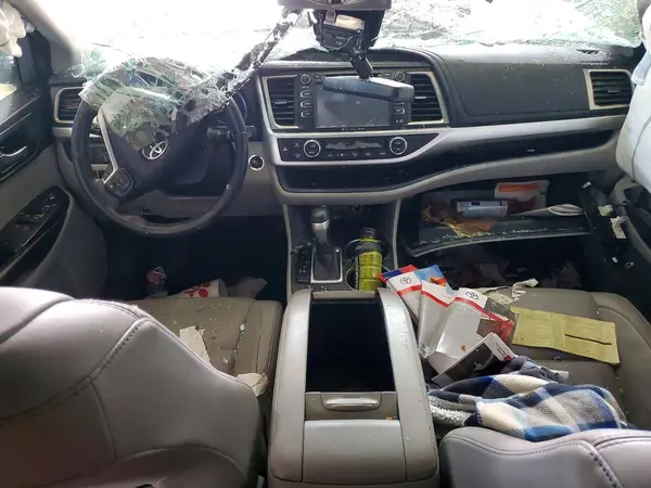 5TDJZRFH7JS849844 2018 TOYOTA HIGHLANDER - Image 8