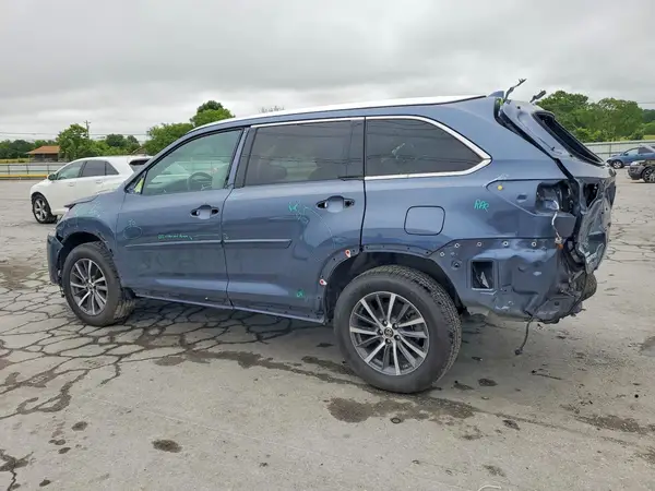 5TDJZRFH7JS853084 2018 TOYOTA HIGHLANDER - Image 2