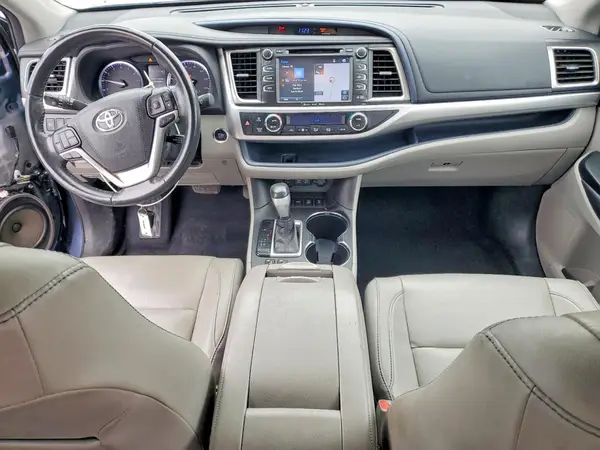 5TDJZRFH7JS853084 2018 TOYOTA HIGHLANDER - Image 8