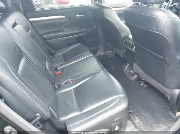 5TDJZRFH7JS863016 2018 TOYOTA HIGHLANDER - Image 8