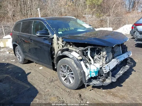 5TDJZRFH7JS866949 2018 TOYOTA HIGHLANDER - Image 1