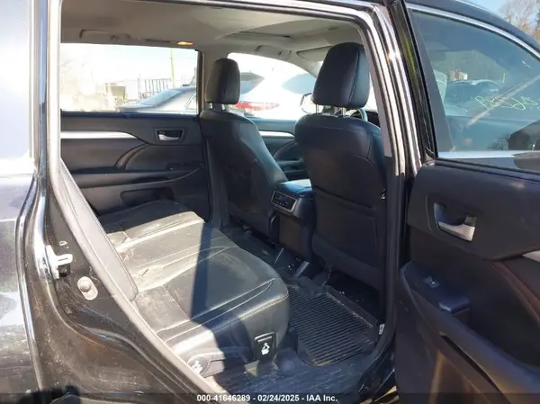 5TDJZRFH7JS866949 2018 TOYOTA HIGHLANDER - Image 8