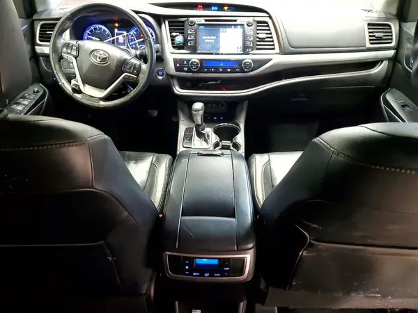 5TDJZRFH7JS868331 2018 TOYOTA HIGHLANDER - Image 8