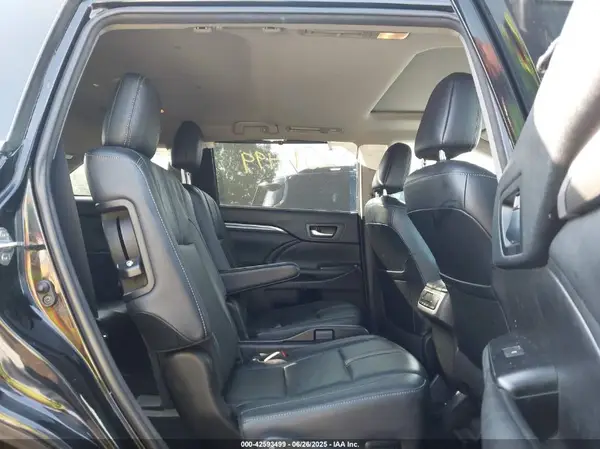 5TDJZRFH7JS868717 2018 TOYOTA HIGHLANDER - Image 8