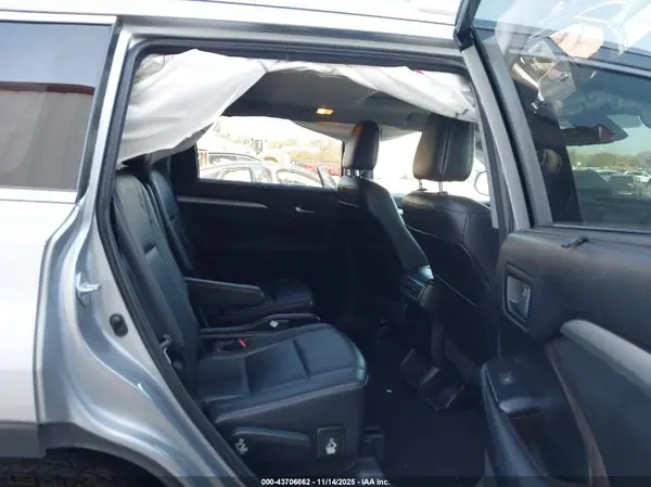 5TDJZRFH7JS872315 2018 TOYOTA HIGHLANDER - Image 8