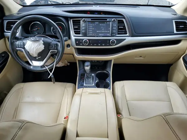 5TDJZRFH7JS882178 2018 TOYOTA HIGHLANDER - Image 8
