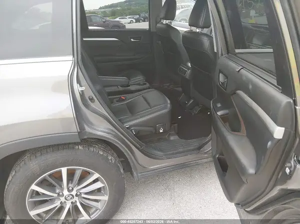 5TDJZRFH7JS883430 2018 TOYOTA HIGHLANDER - Image 8