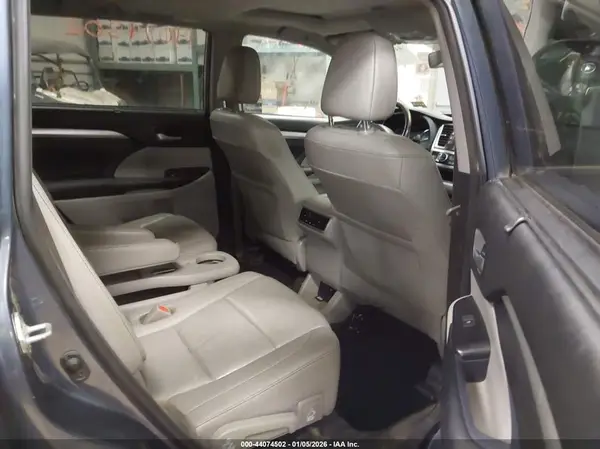 5TDJZRFH7JS891012 2018 TOYOTA HIGHLANDER - Image 8