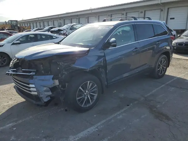 5TDJZRFH7JS893004 2018 TOYOTA HIGHLANDER - Image 1