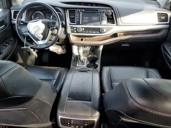 5TDJZRFH7JS893004 2018 TOYOTA HIGHLANDER - Image 8