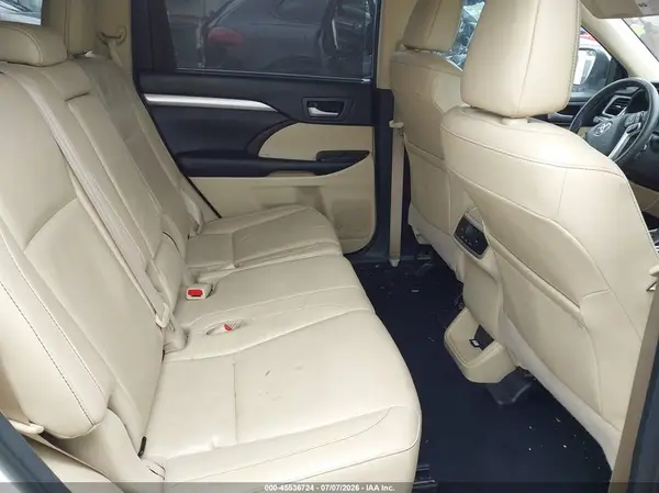 5TDJZRFH7JS895822 2018 TOYOTA HIGHLANDER - Image 8